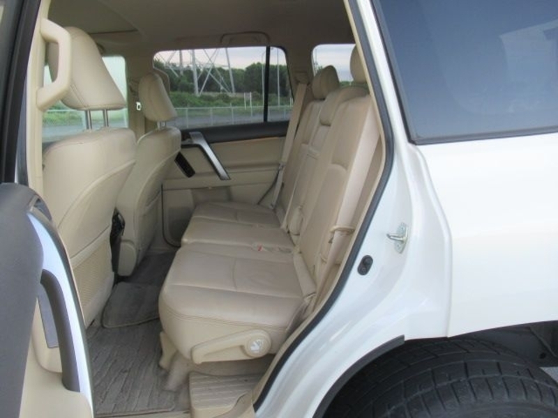 LAND CRUISER PRADO-12