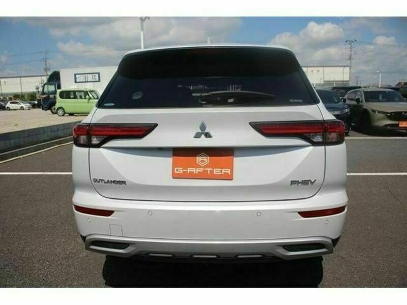 OUTLANDER PHEV-9