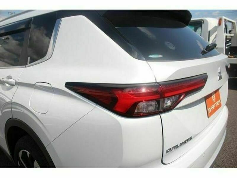 OUTLANDER PHEV-12