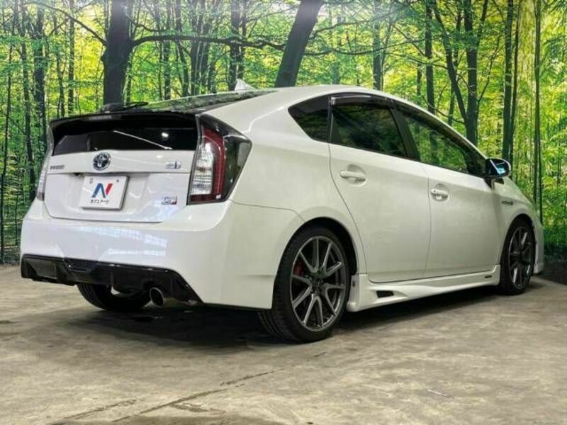 PRIUS-17