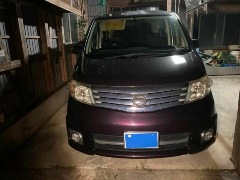 NISSAN　SERENA