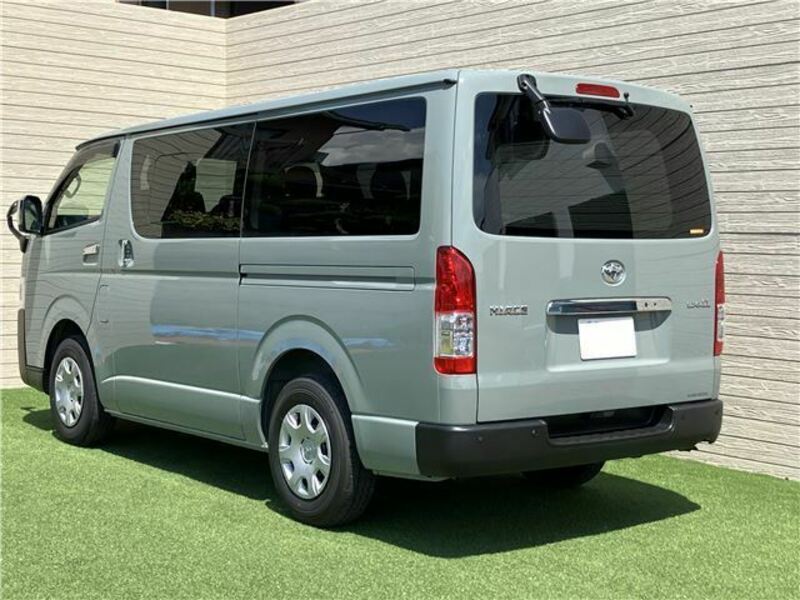 HIACE-8