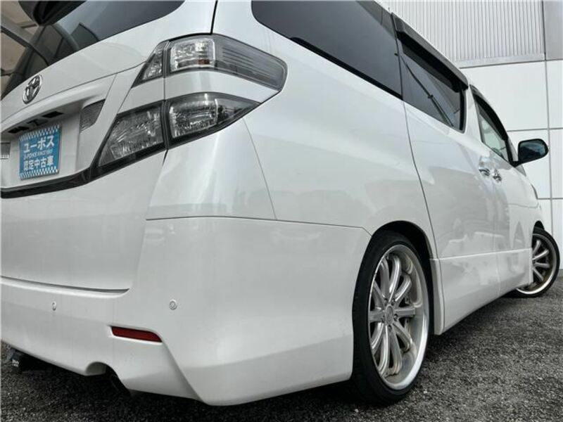 VELLFIRE-11