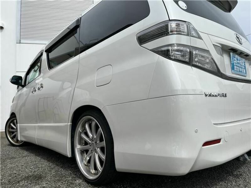 VELLFIRE-13