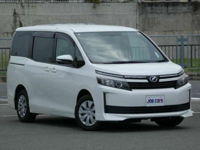 TOYOTA　VOXY