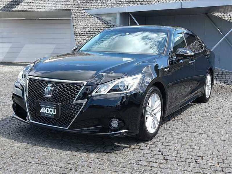 TOYOTA　CROWN