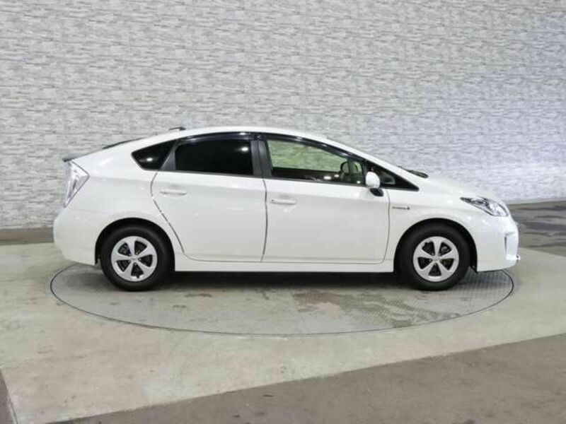 PRIUS-12