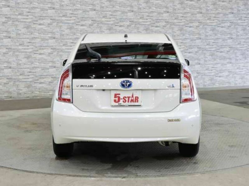 PRIUS-13