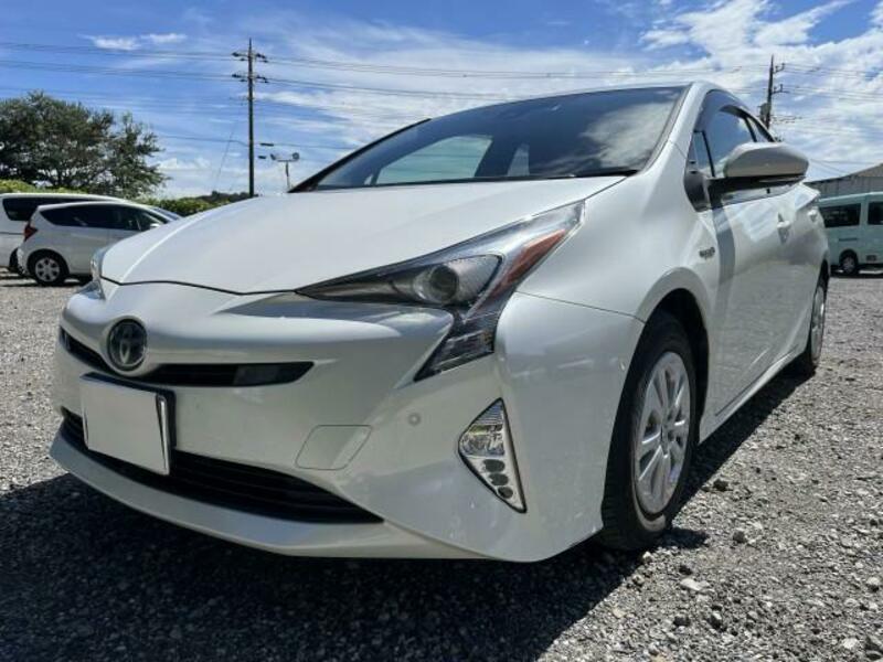 TOYOTA　PRIUS