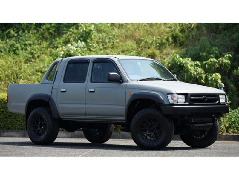 HILUX-1