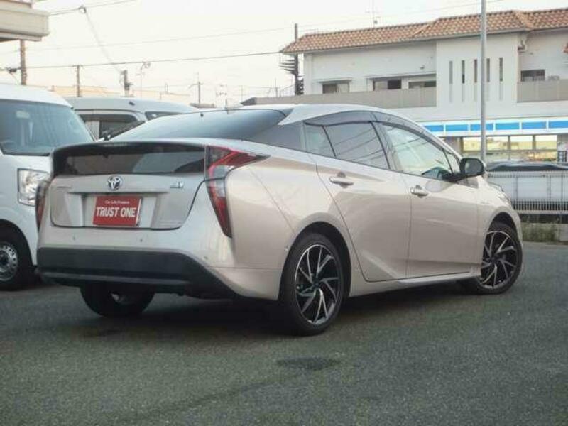 PRIUS-1