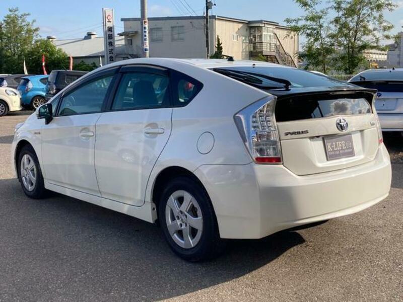 PRIUS-6