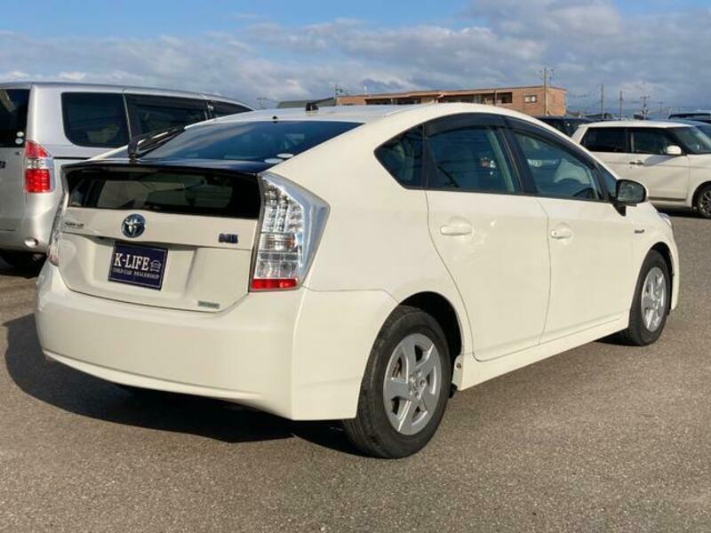 PRIUS-1