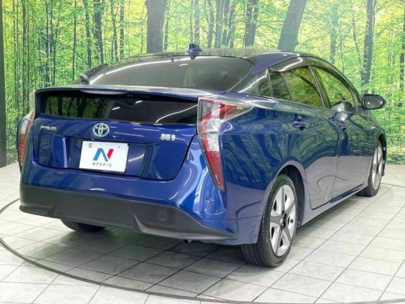 PRIUS-17