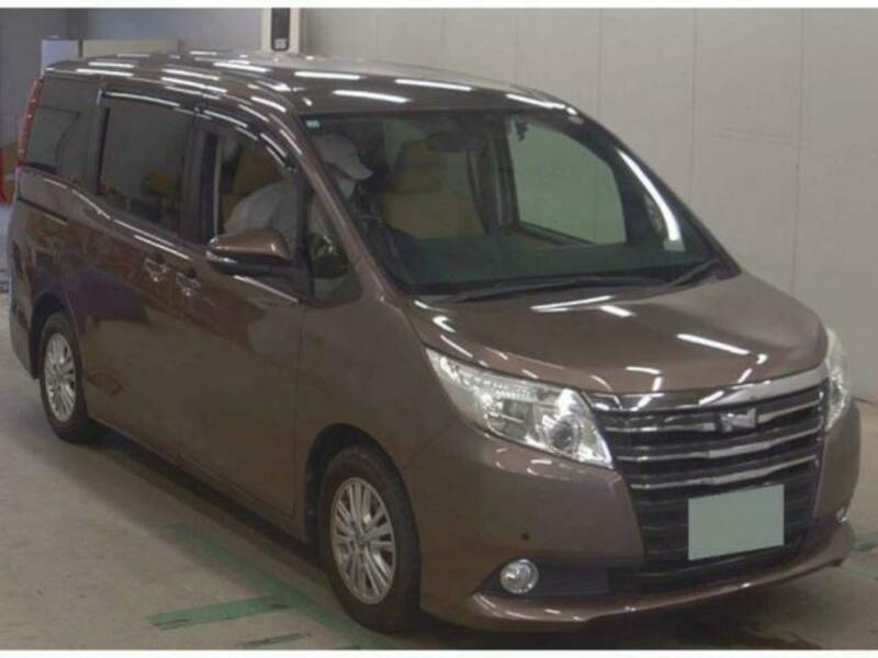 TOYOTA　NOAH