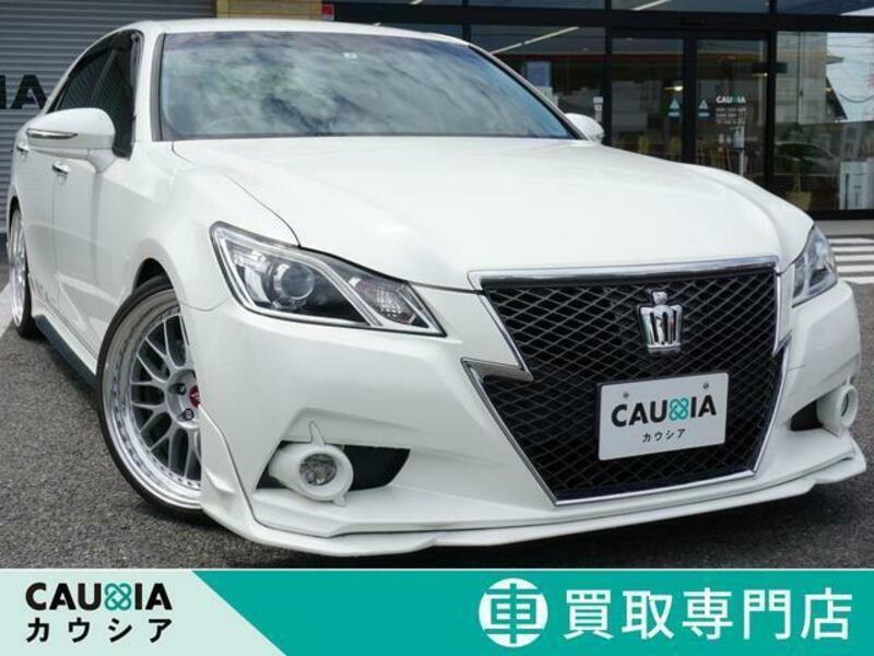 TOYOTA　CROWN