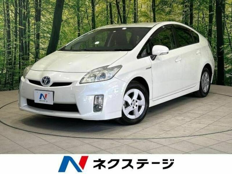 TOYOTA　PRIUS