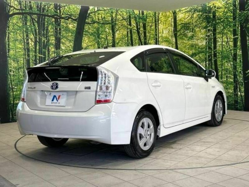 PRIUS-17