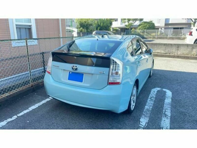 PRIUS-1