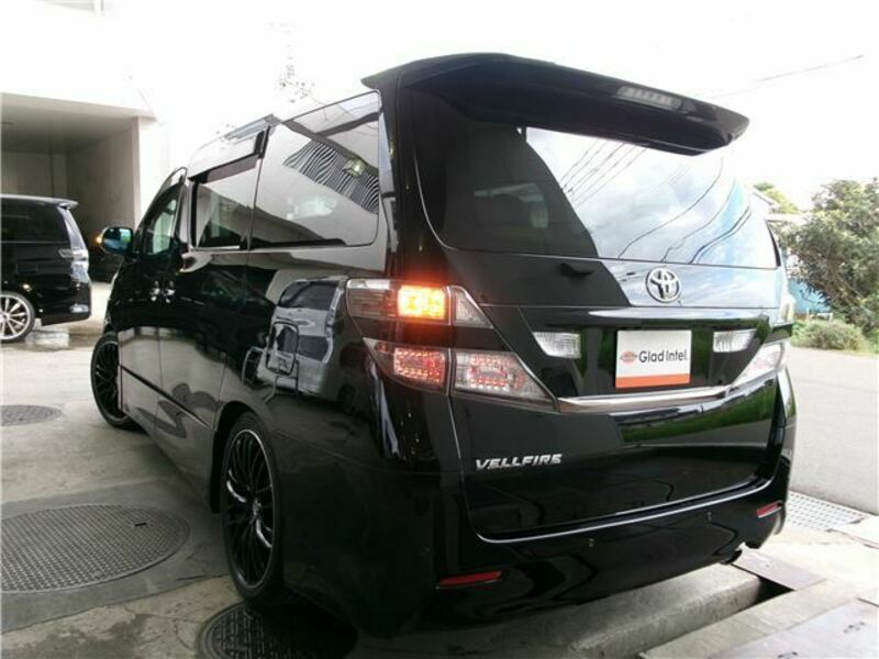 VELLFIRE-8