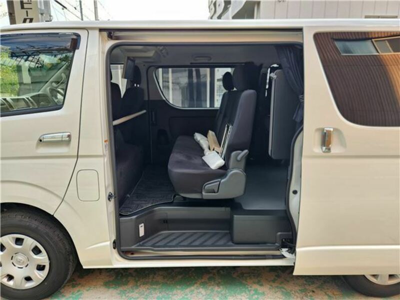 HIACE-35