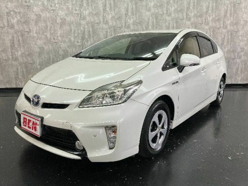 TOYOTA　PRIUS