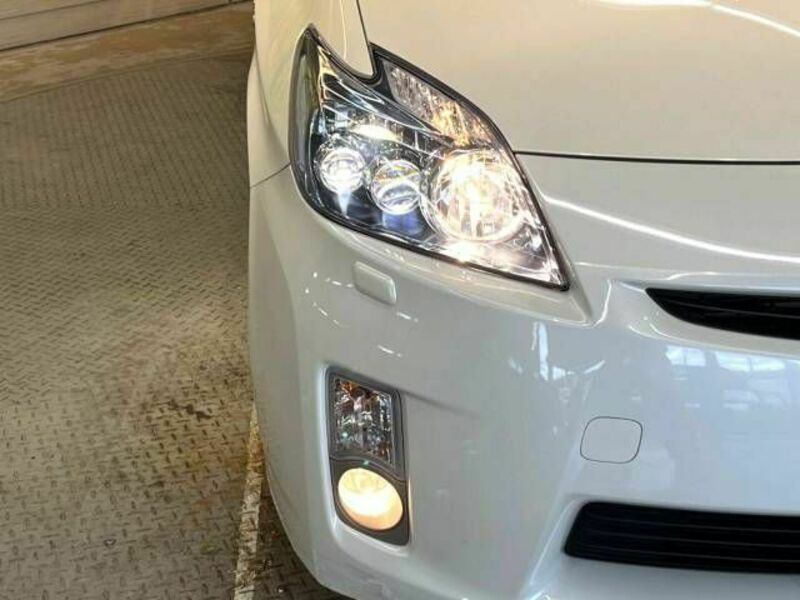 PRIUS-12