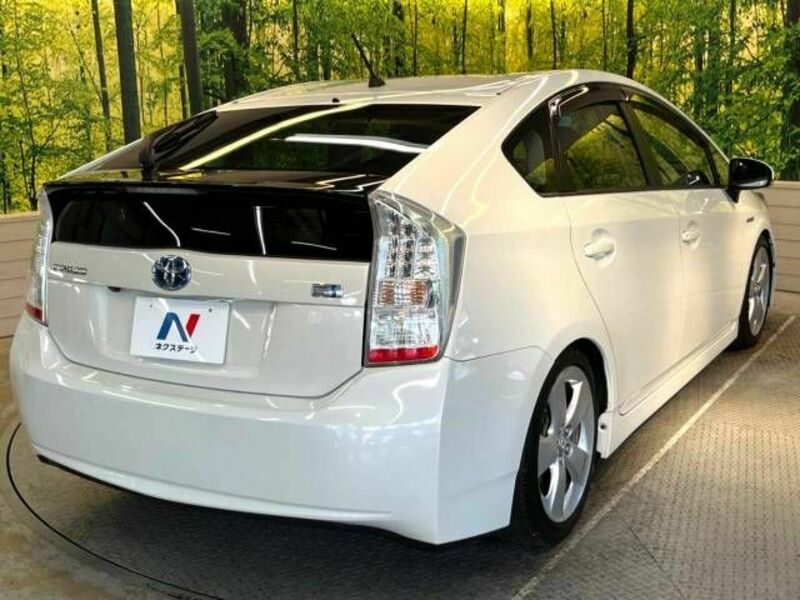 PRIUS-17