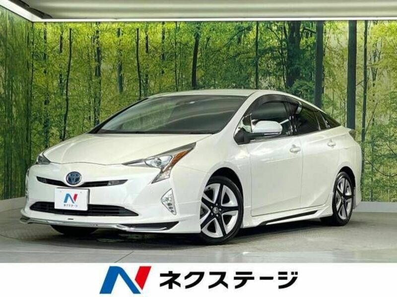 TOYOTA　PRIUS