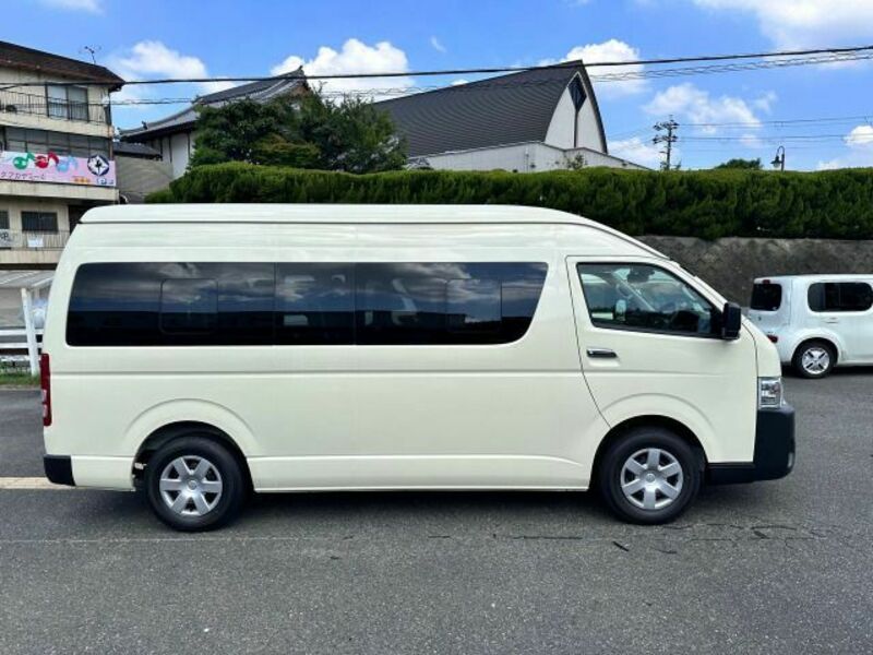 HIACE COMMUTER-3