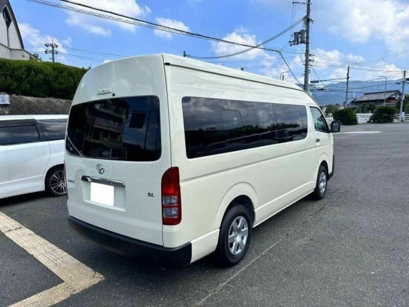 HIACE COMMUTER-4