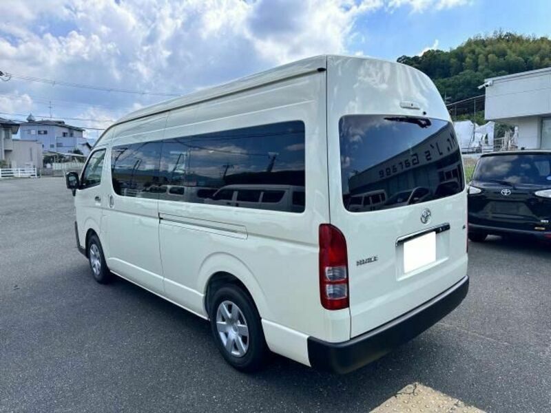 HIACE COMMUTER-6