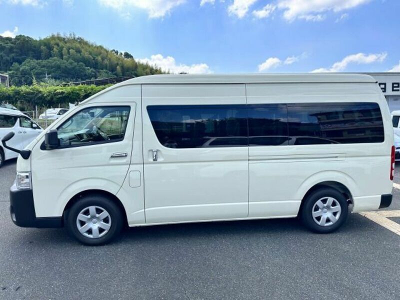 HIACE COMMUTER-7