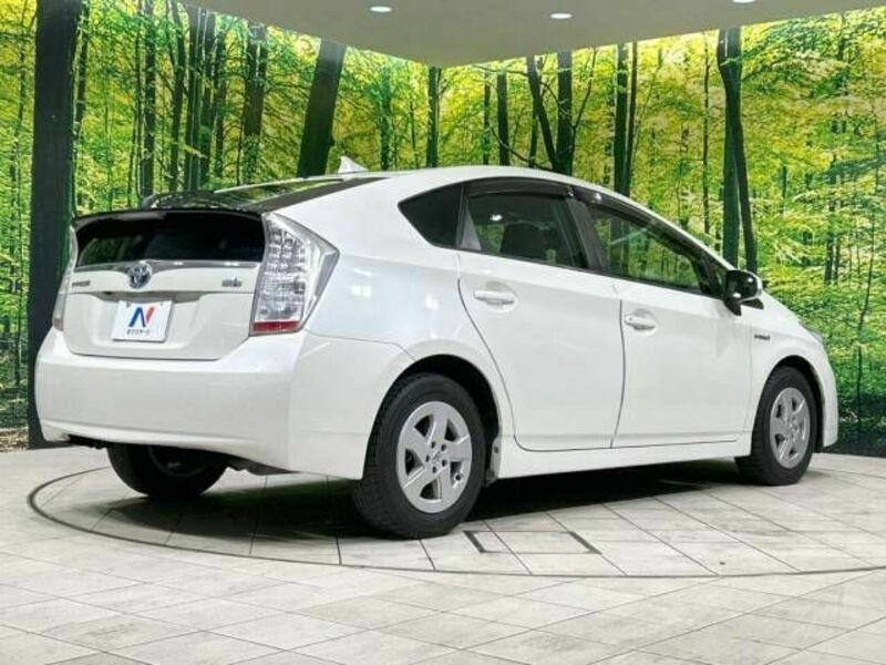 PRIUS-16