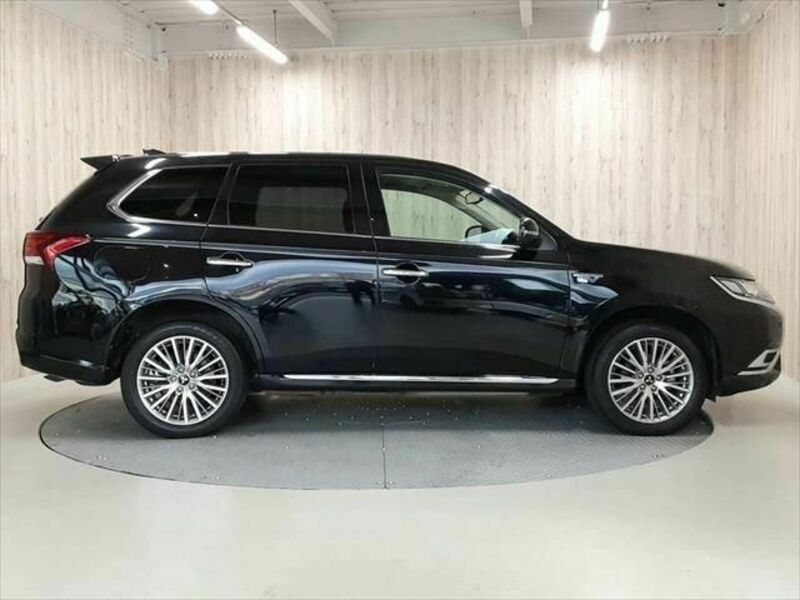 OUTLANDER PHEV-19