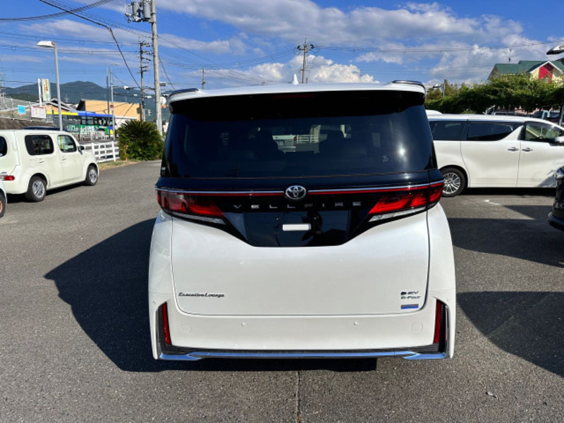 VELLFIRE-5