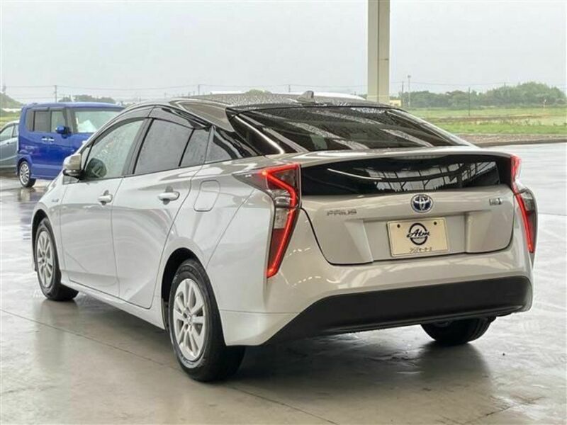 PRIUS-21