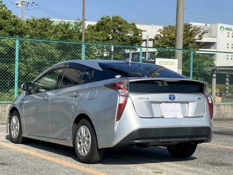 PRIUS-10