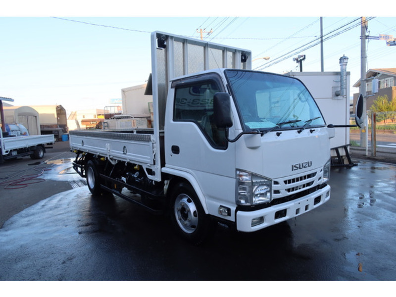 ISUZU　ELF