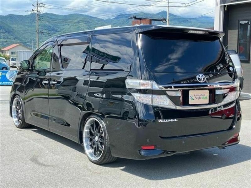 VELLFIRE-6