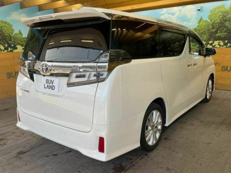 VELLFIRE-19