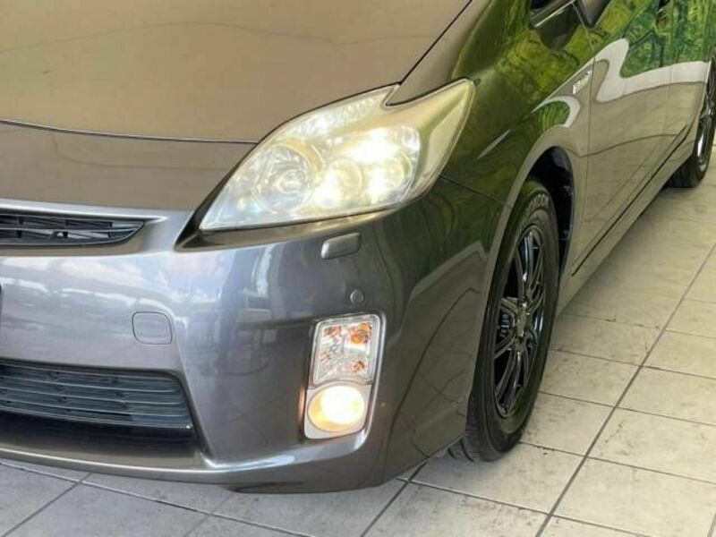 PRIUS-12