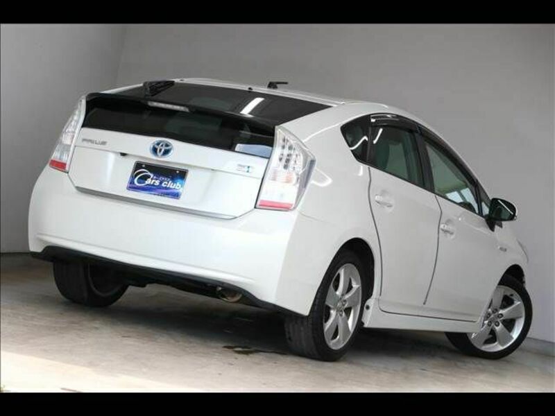 PRIUS-11