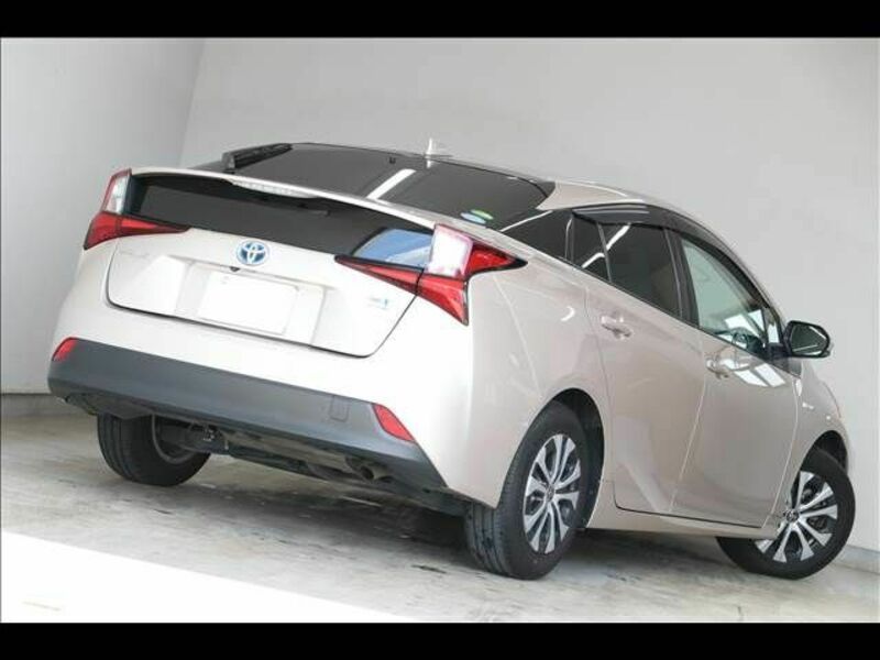 PRIUS-11