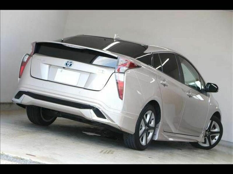 PRIUS-11