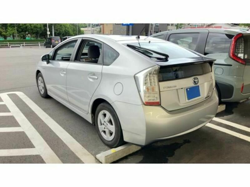 PRIUS-3