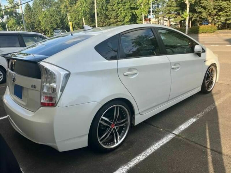 PRIUS-3