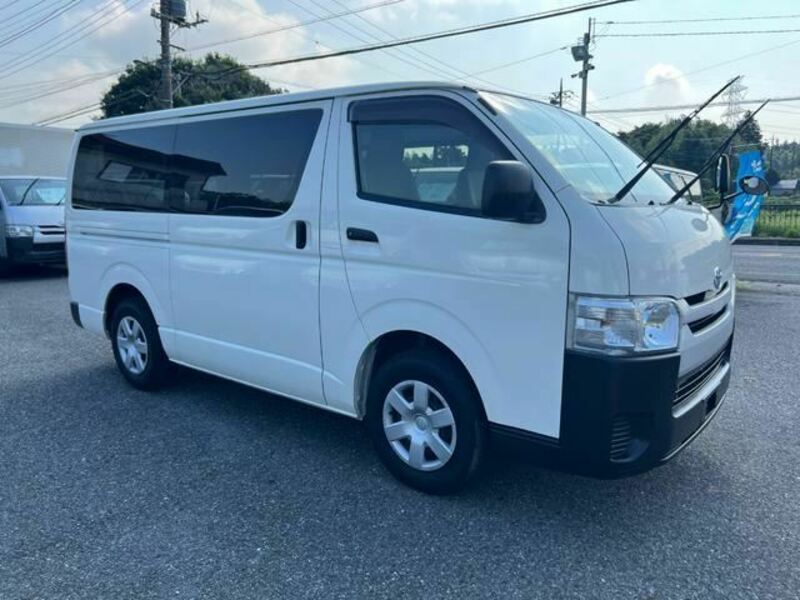 TOYOTA　HIACE VAN