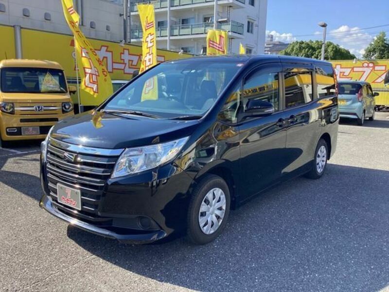 TOYOTA　NOAH