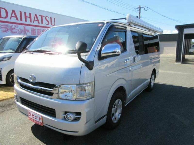 TOYOTA　HIACE VAN